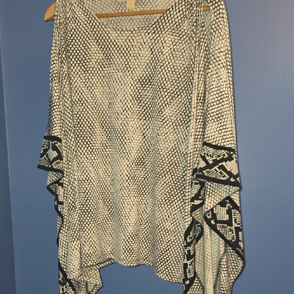 MICHAEL Michael Kors Black and White Patterned Blouse